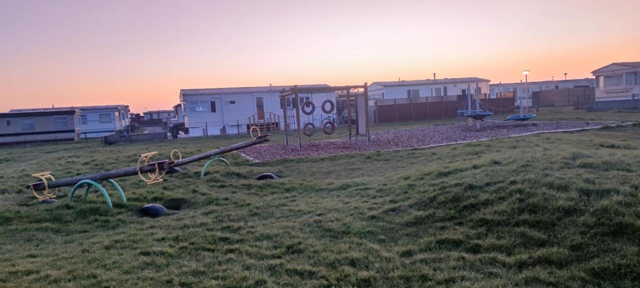 Przytulny Domek Holenderski Z Podgrzewanym Odkrytym Basenem Do Dyspozycji Gosci De Haan Exterior foto